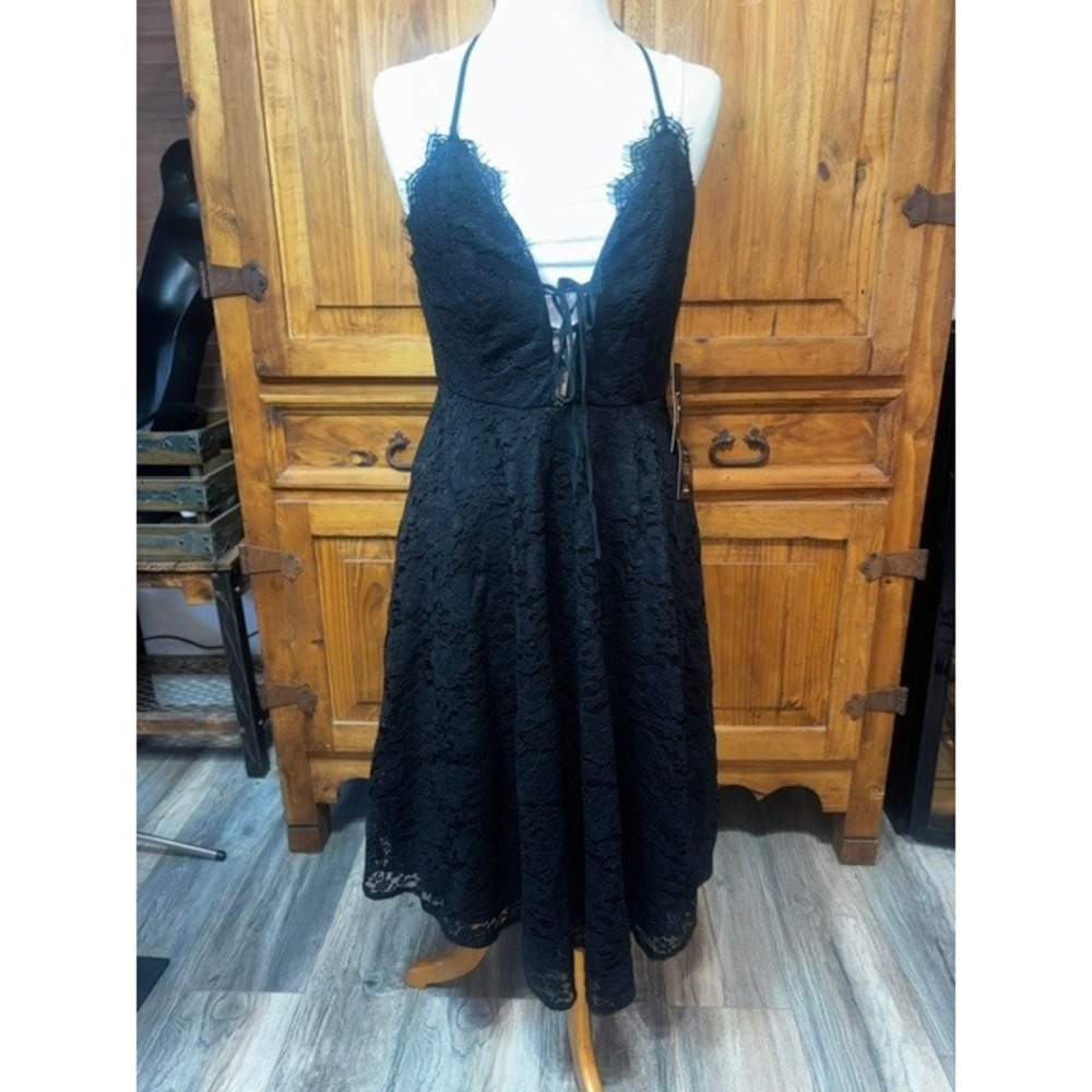 Lulus Black Lace Lace-Up V-Neck Cocktail Midi Dress Womens Medium NWT - Picture 9 of 9